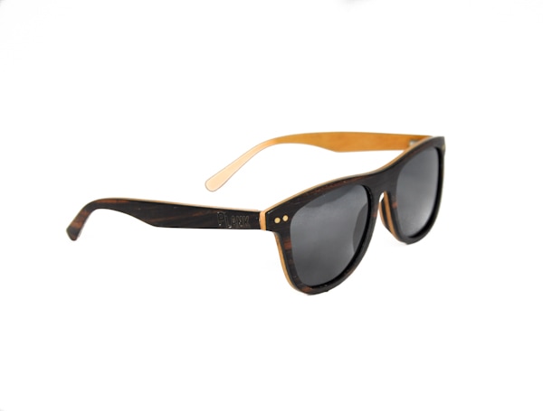 Maple wood framed polarized sunglasses